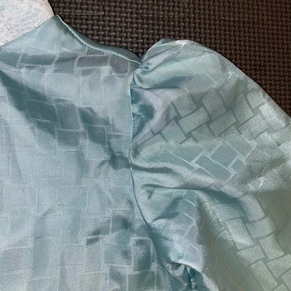 Girls Dress•Icy Grey-ish Blue Long Sleeve Bubble Dress•size5 - Picture 6 of 15